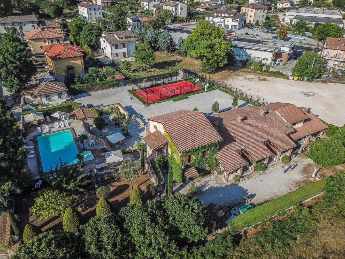 Residenza Le Querce Trilocale Villa Fossato di Vico Ngoại thất bức ảnh