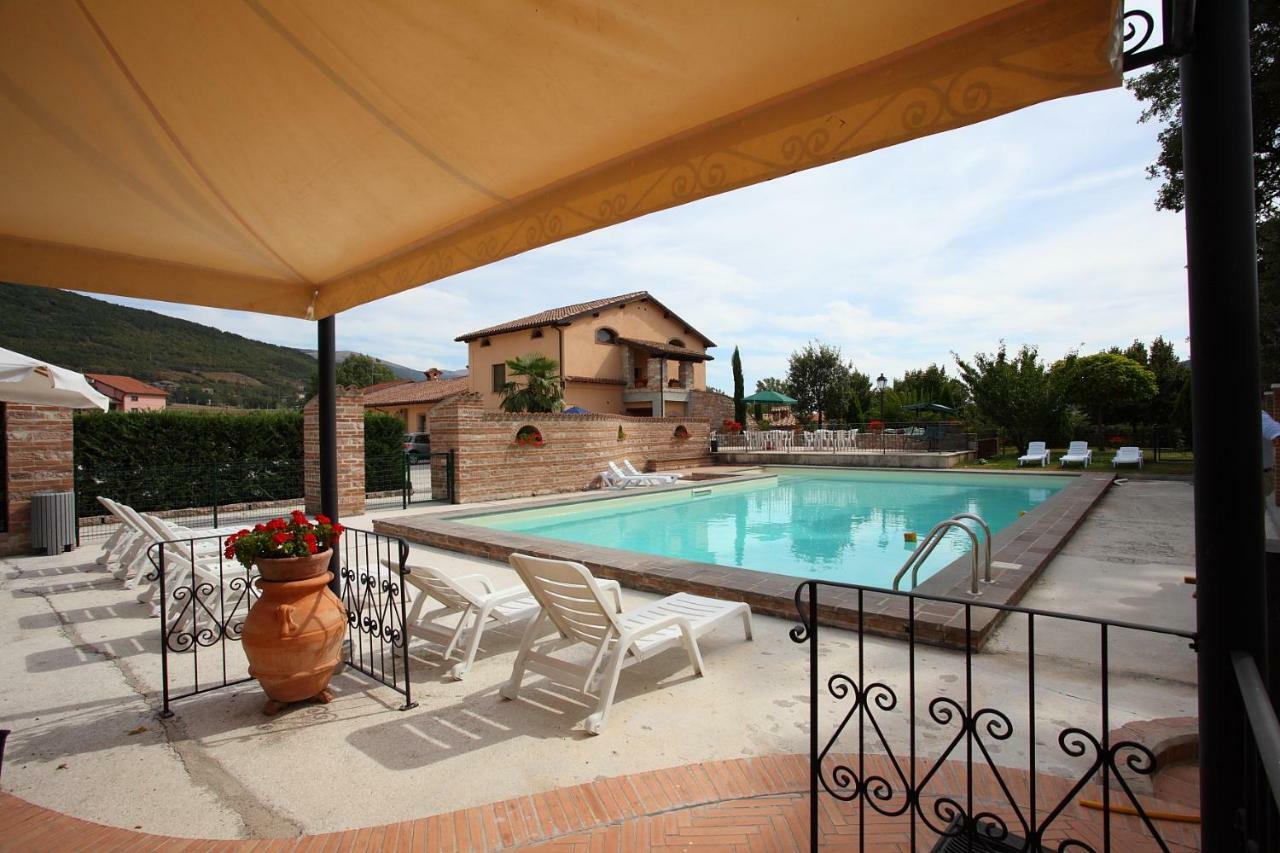 Residenza Le Querce Trilocale Villa Fossato di Vico Ngoại thất bức ảnh