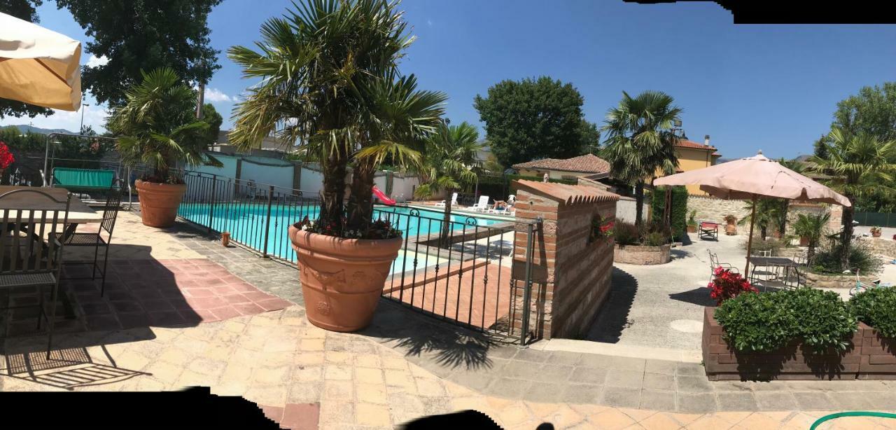 Residenza Le Querce Trilocale Villa Fossato di Vico Ngoại thất bức ảnh