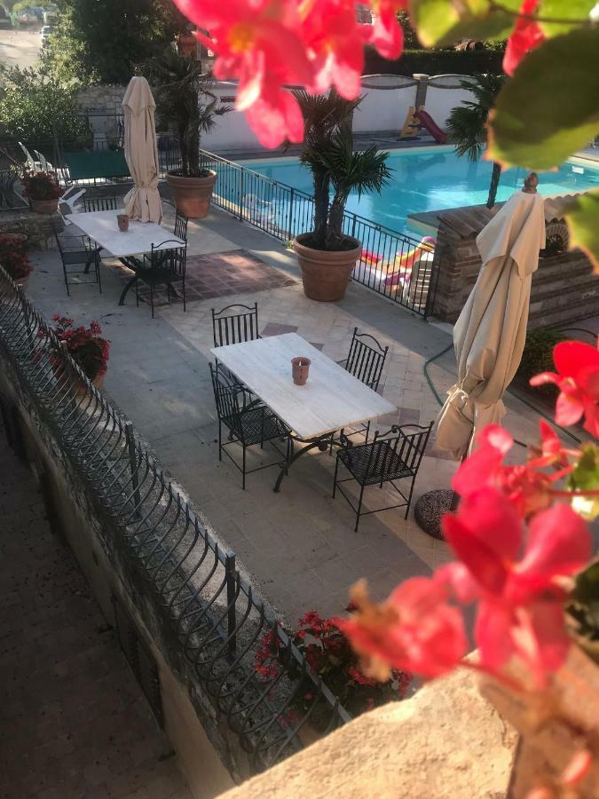Residenza Le Querce Trilocale Villa Fossato di Vico Ngoại thất bức ảnh